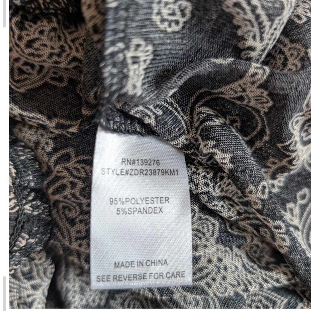 DR2 Black and White Paisley Blouse - Picture 7 of 9